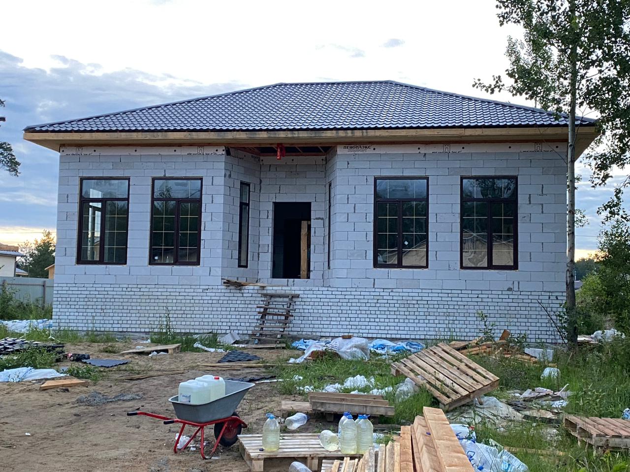 Монтаж шатровой крыши и кровли в Балабаново и Калужской области